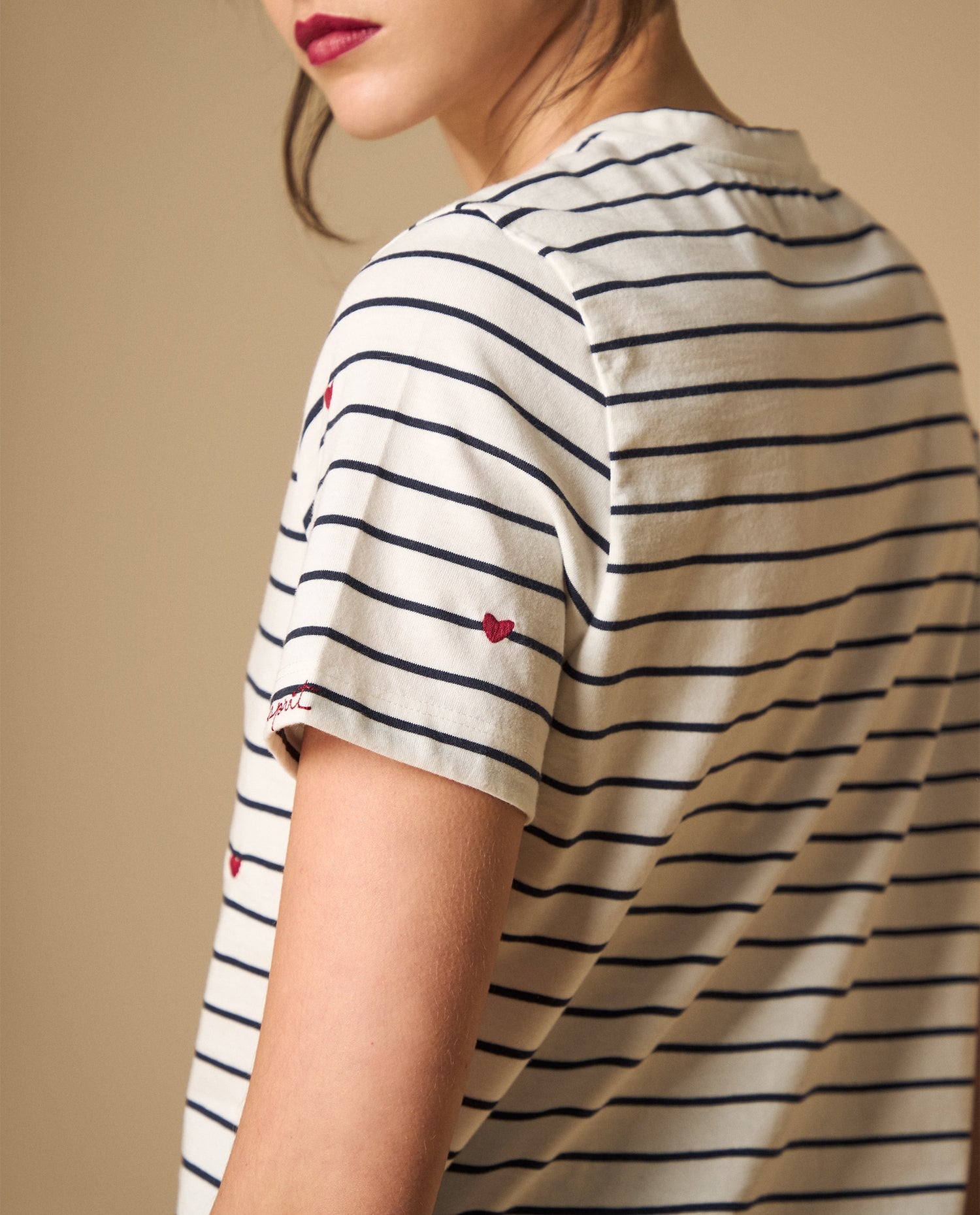 Camiseta manga corta con bordado decorativo - Crudo
