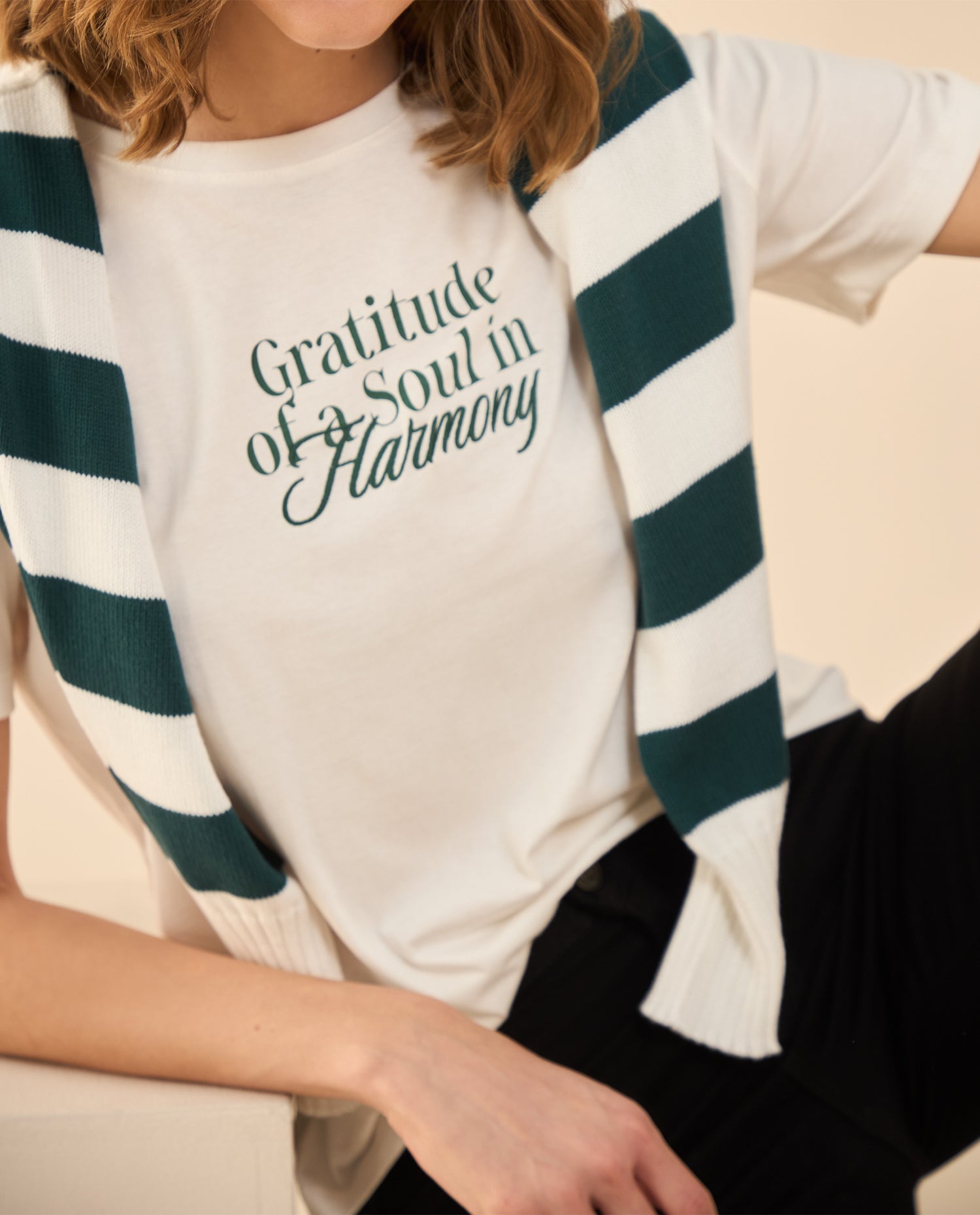 Camiseta con detalles bordados para mujer - Crudo
