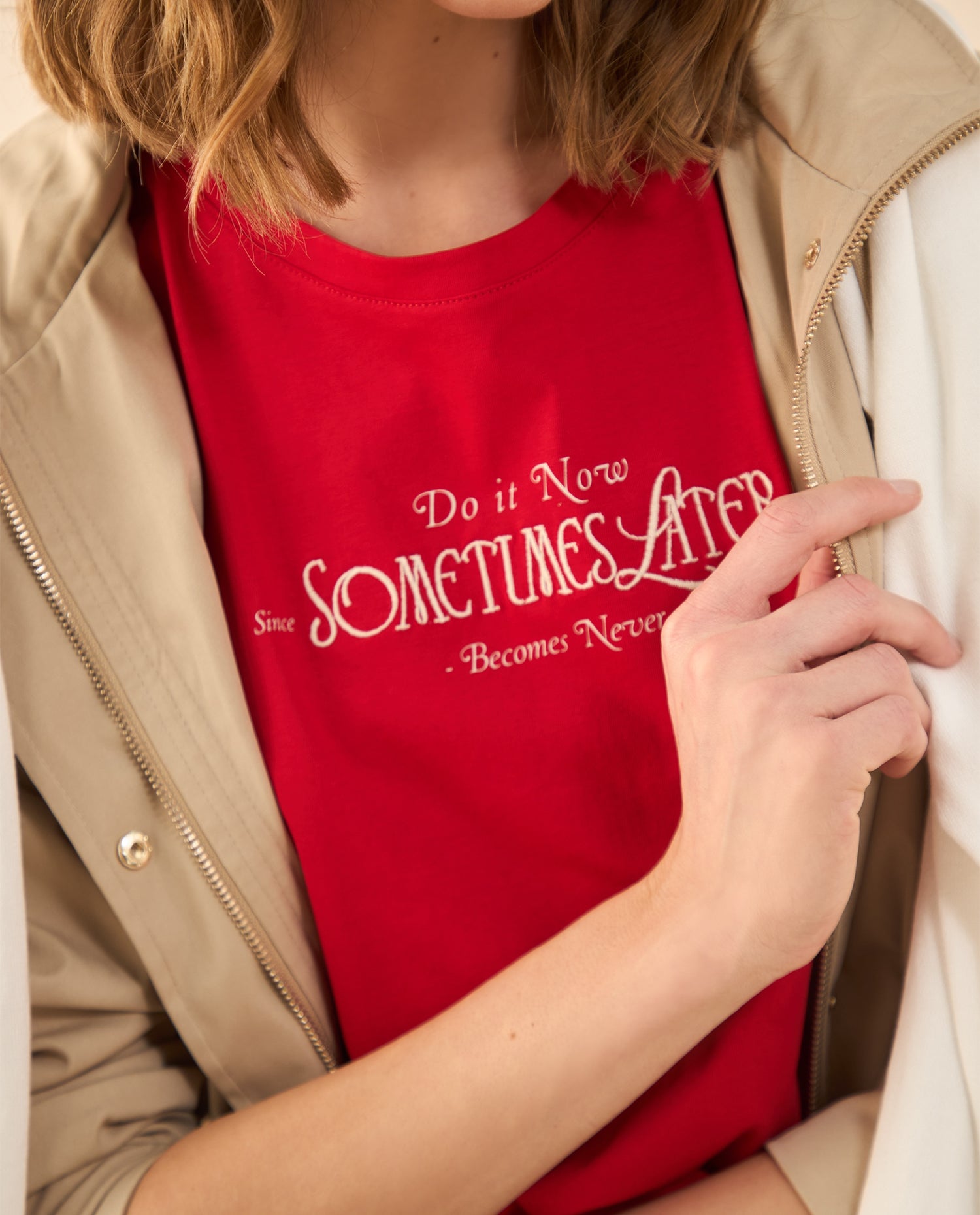 Camiseta con detalles bordados para mujer - Rojo