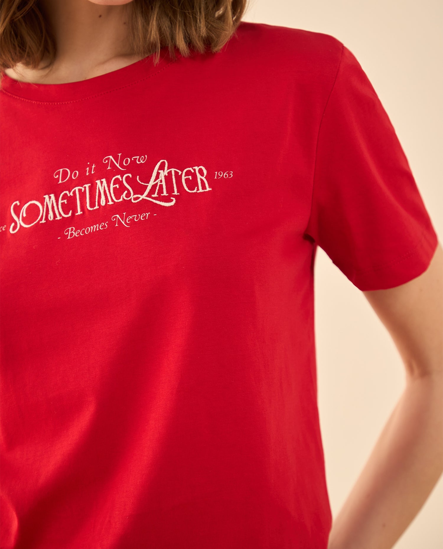 Camiseta con detalles bordados para mujer - Rojo