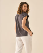 Camiseta manga sisa con letras estampadas al frente para mujer - Gris