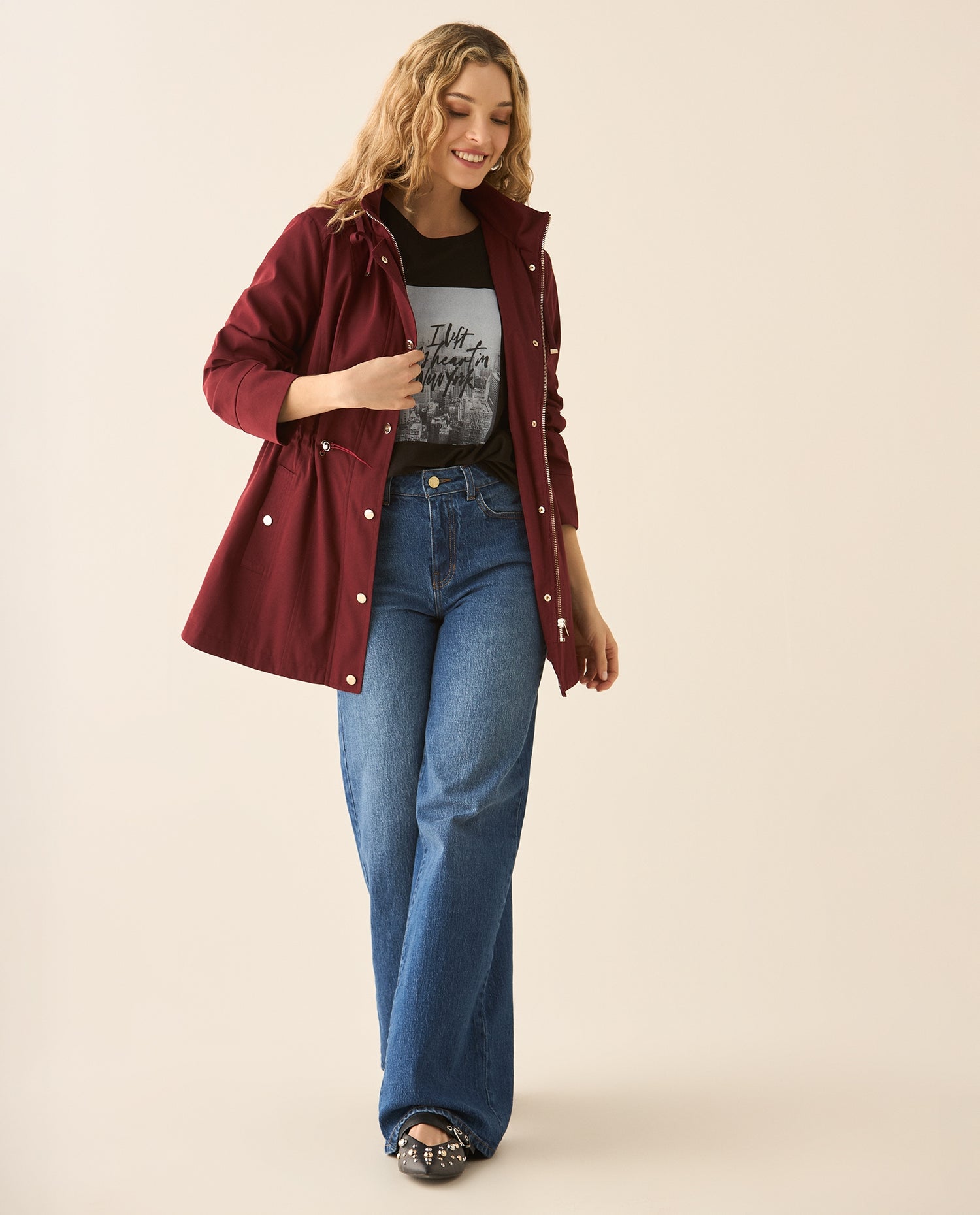 Camiseta manga corta con estampado al frente para mujer - Negro