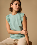 Camiseta con Detalles de Encaje - Verde