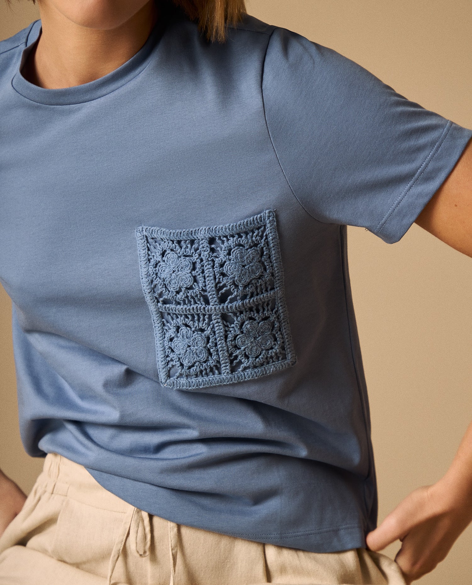 Camiseta con Bordado en Encaje - Azul