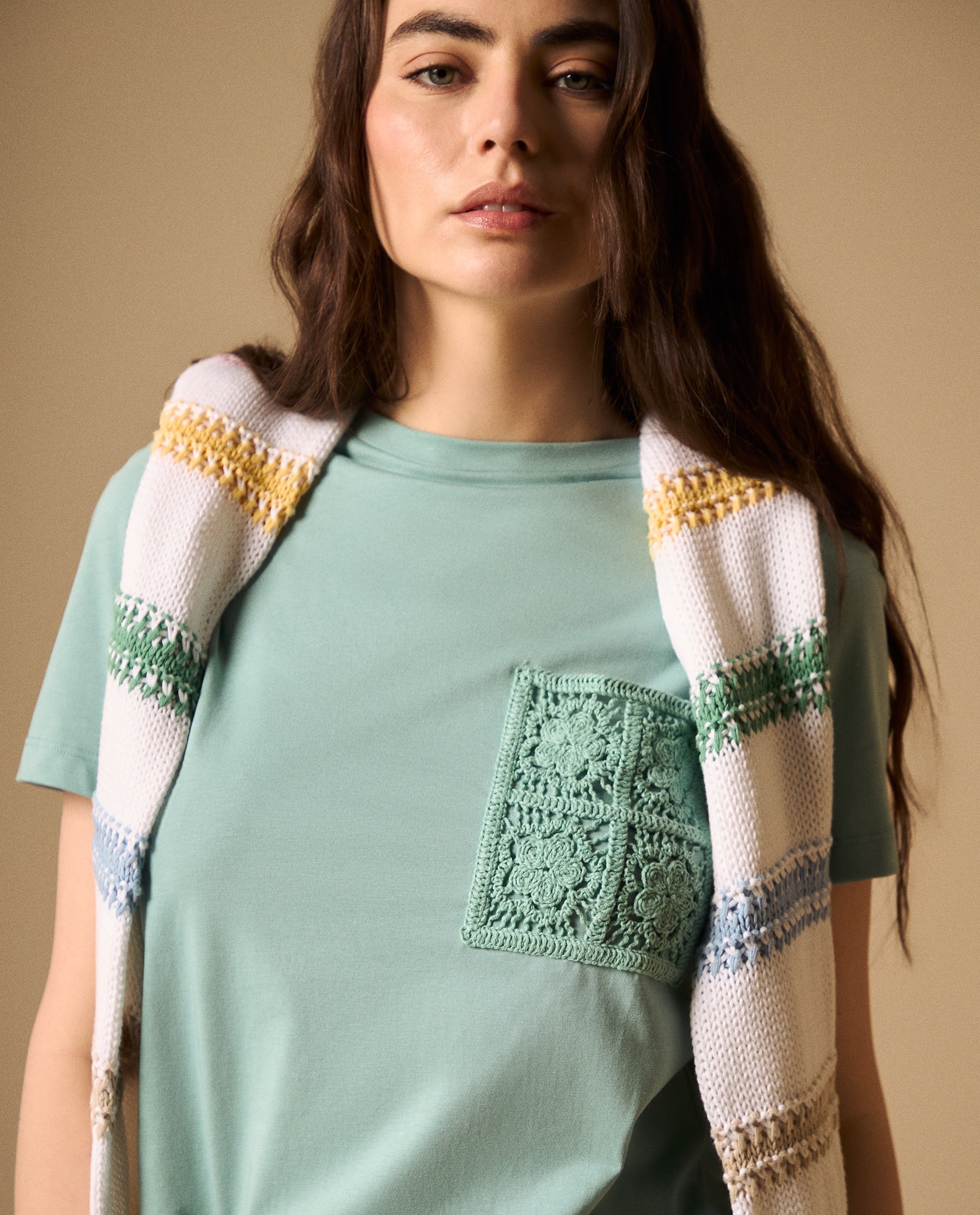 Camiseta con Bordado en Encaje - Verde 34_109G010_VER165815_0