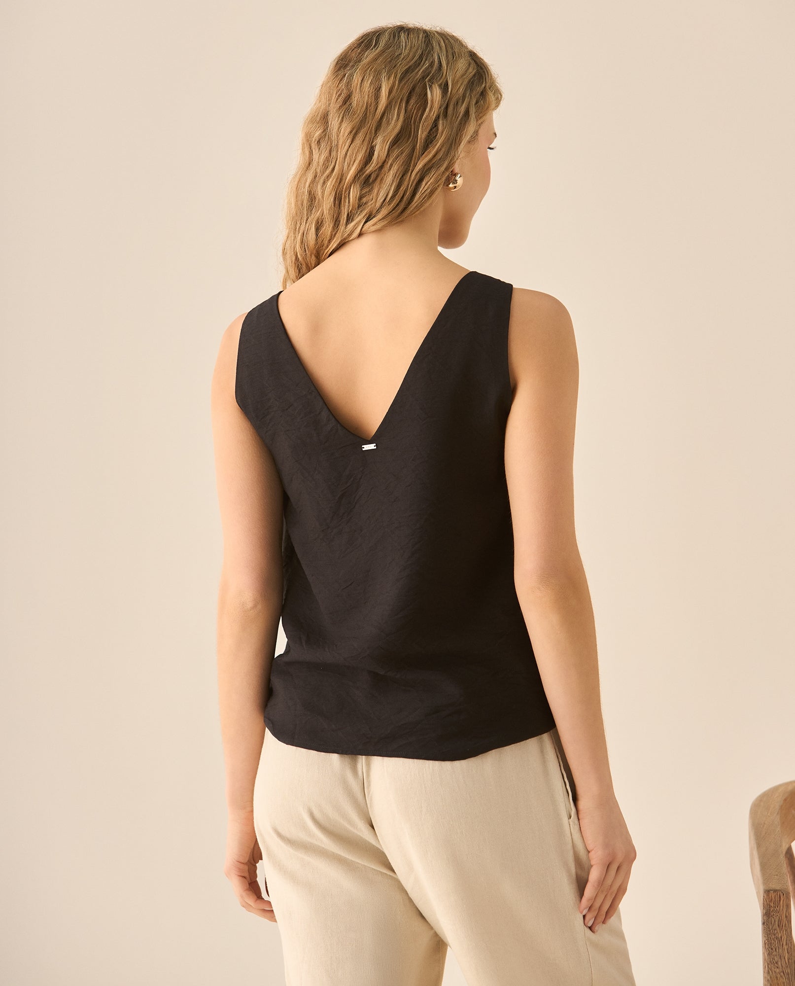 Camisa manga sisa de escote en V para mujer - Negro 34_110G924_NEG190303_5