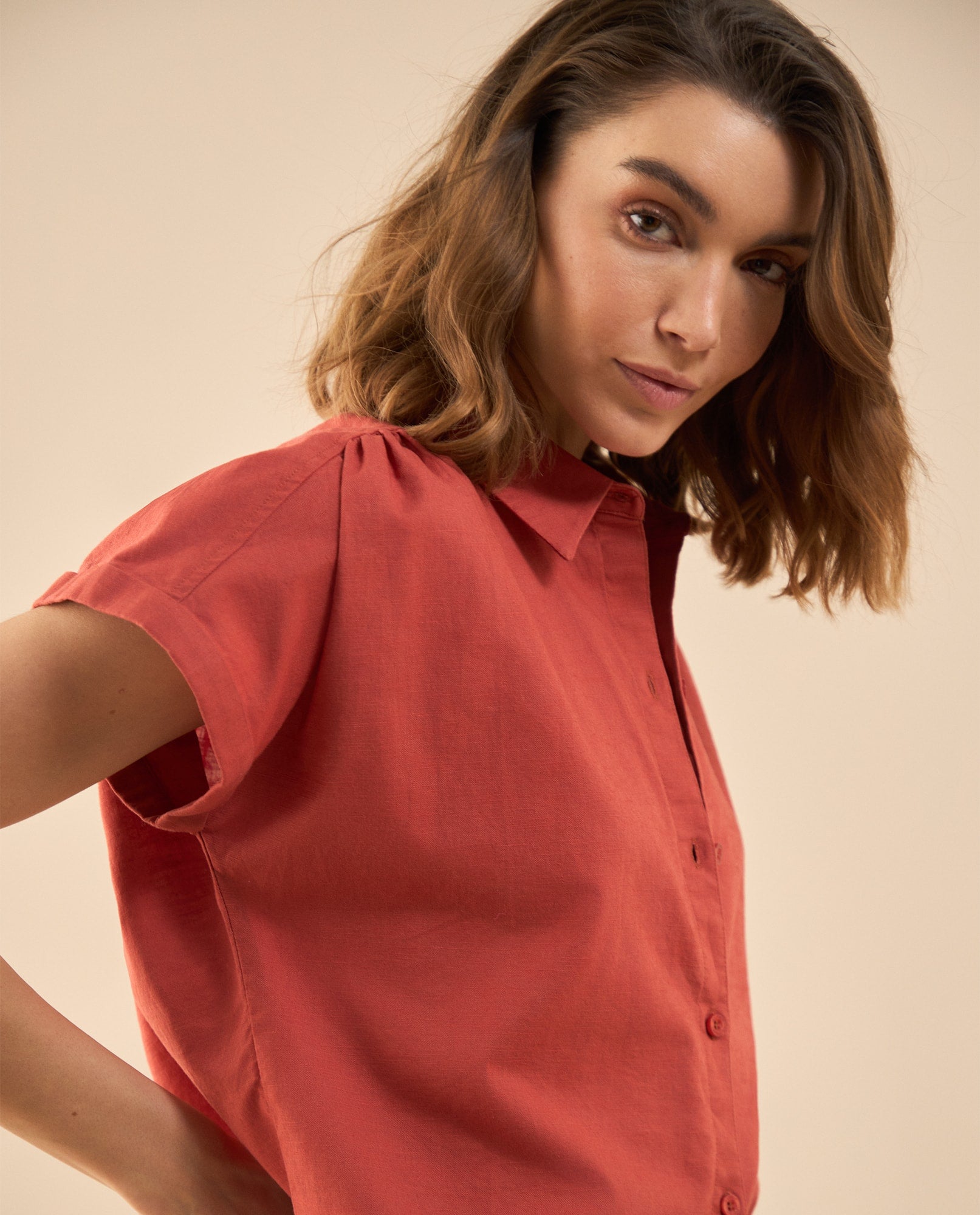 Camisa de cuello clásico para mujer - Rojo 34_111G005_ROJ181540_0