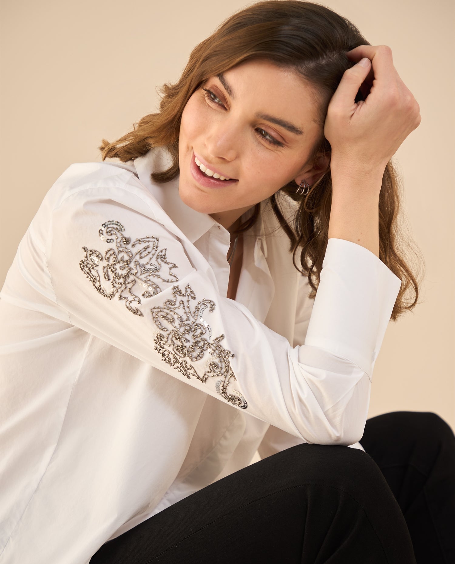 Camisa con apliques de piedras para mujer - Blanco