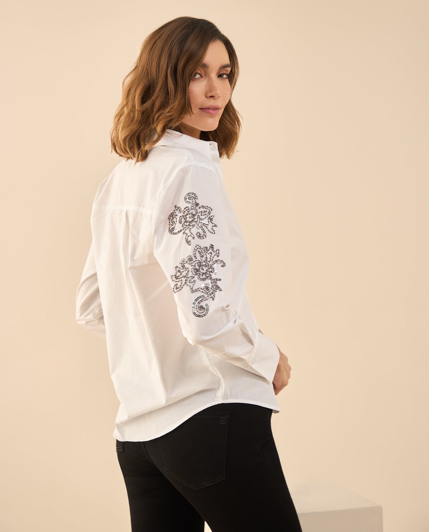 Camisa con apliques de piedras para mujer - Blanco