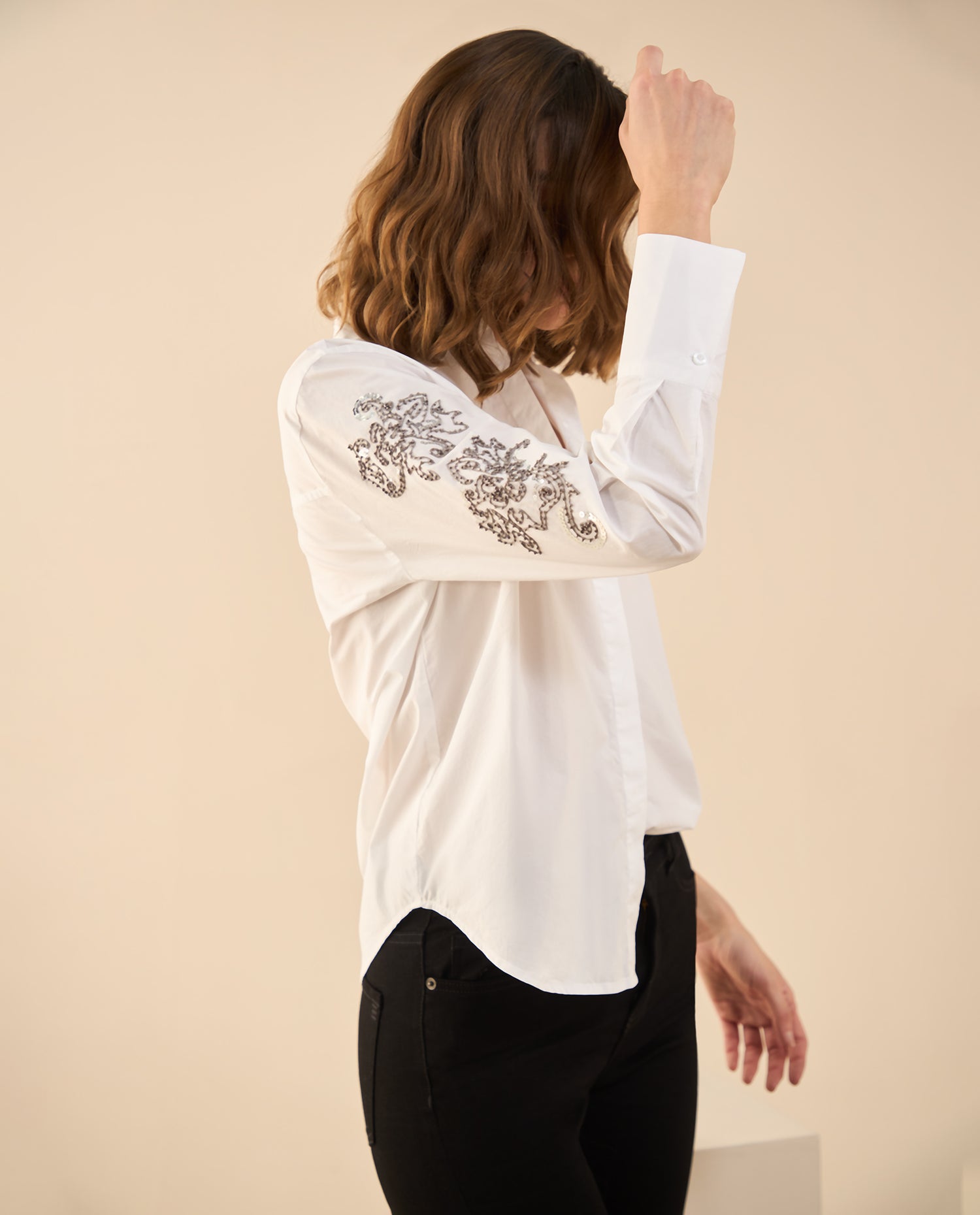 Camisa con apliques de piedras para mujer - Blanco