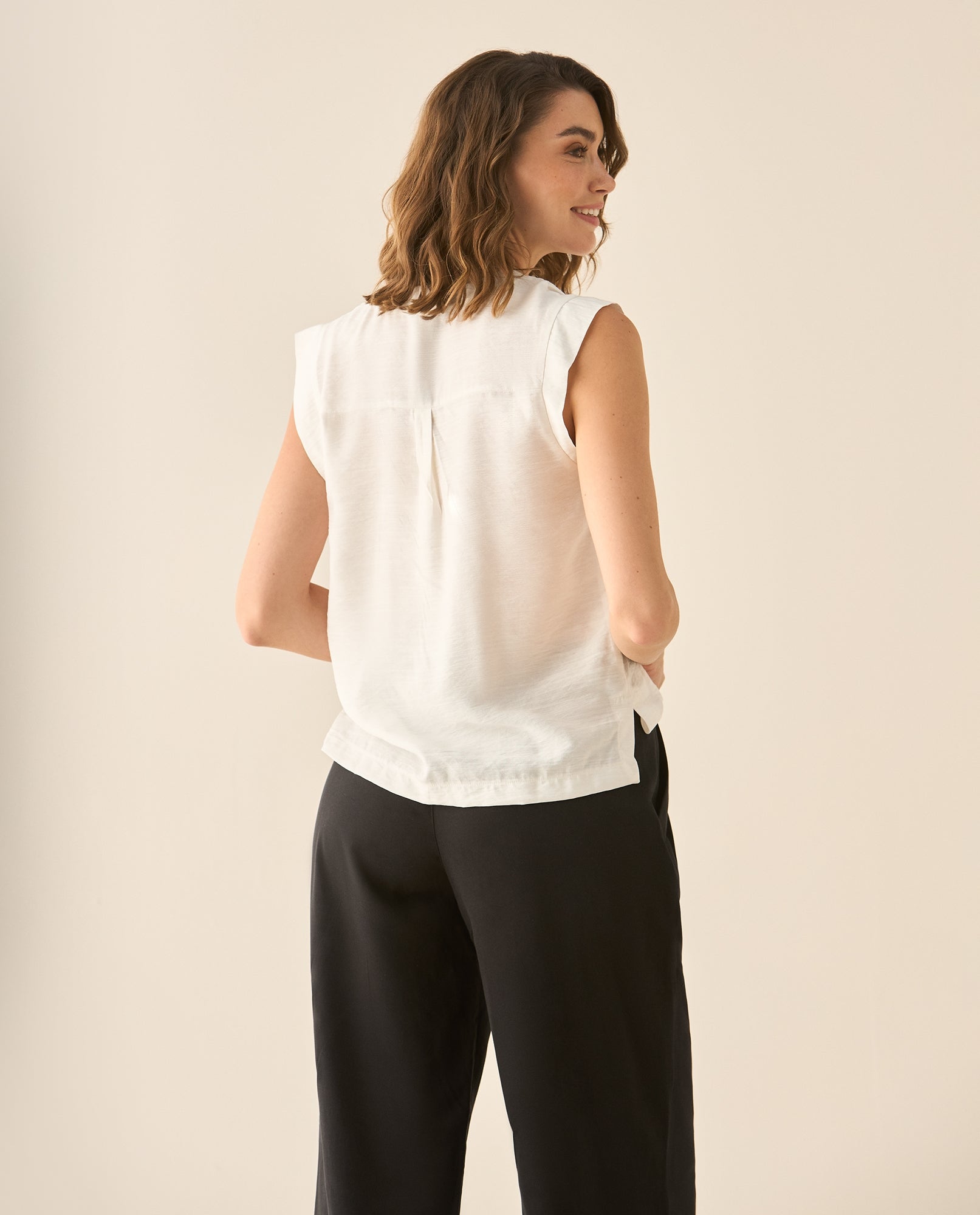 Camisa de diseño cerrado para mujer - Blanco 34_113G002_BLA110700_4