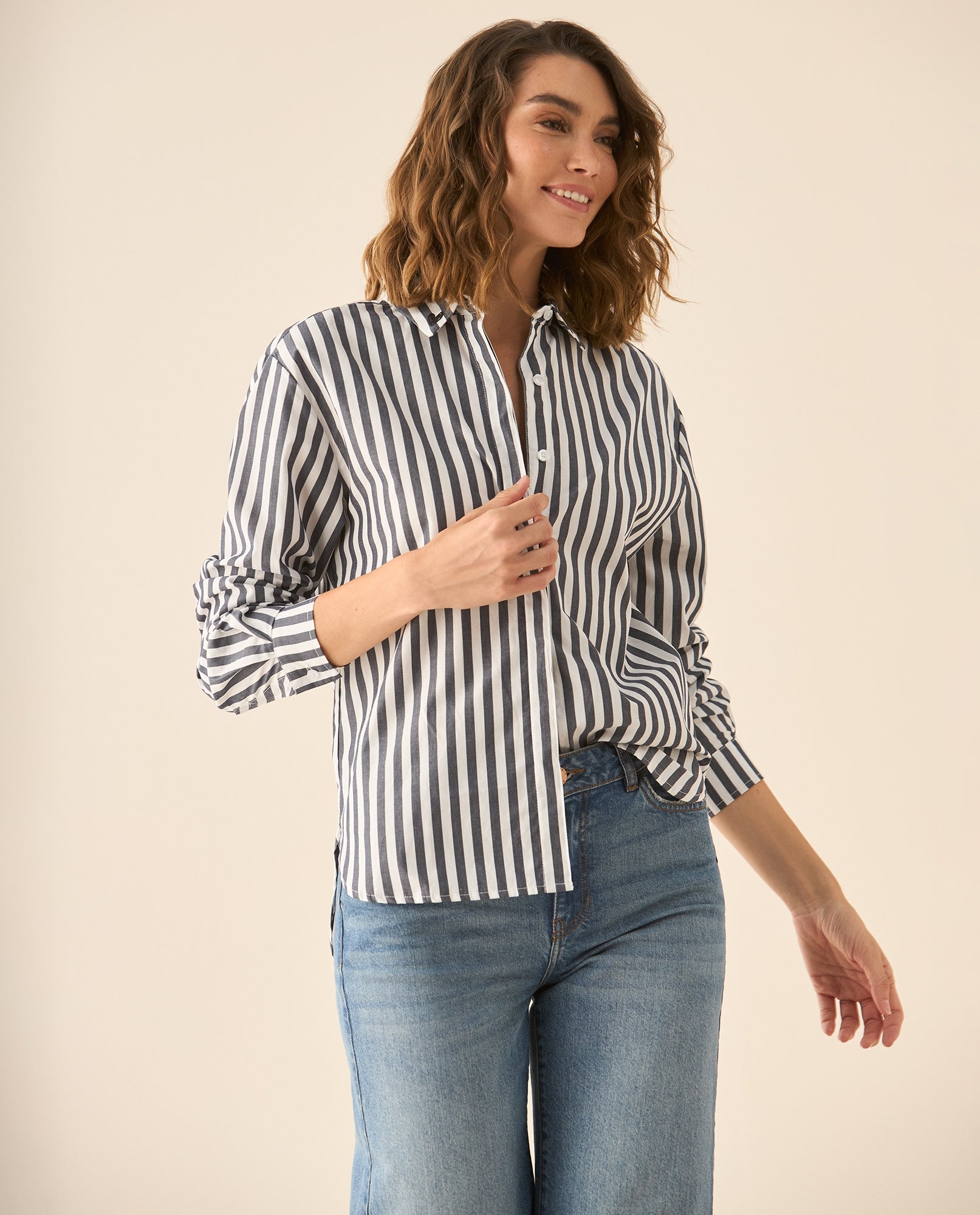 Camisa de rayas con bordado en el cuello para mujer - Negro 34_113G005_NEG190303_3