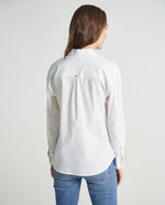Camisa blanca clásica con bordado en el cuello para mujer - Blanco