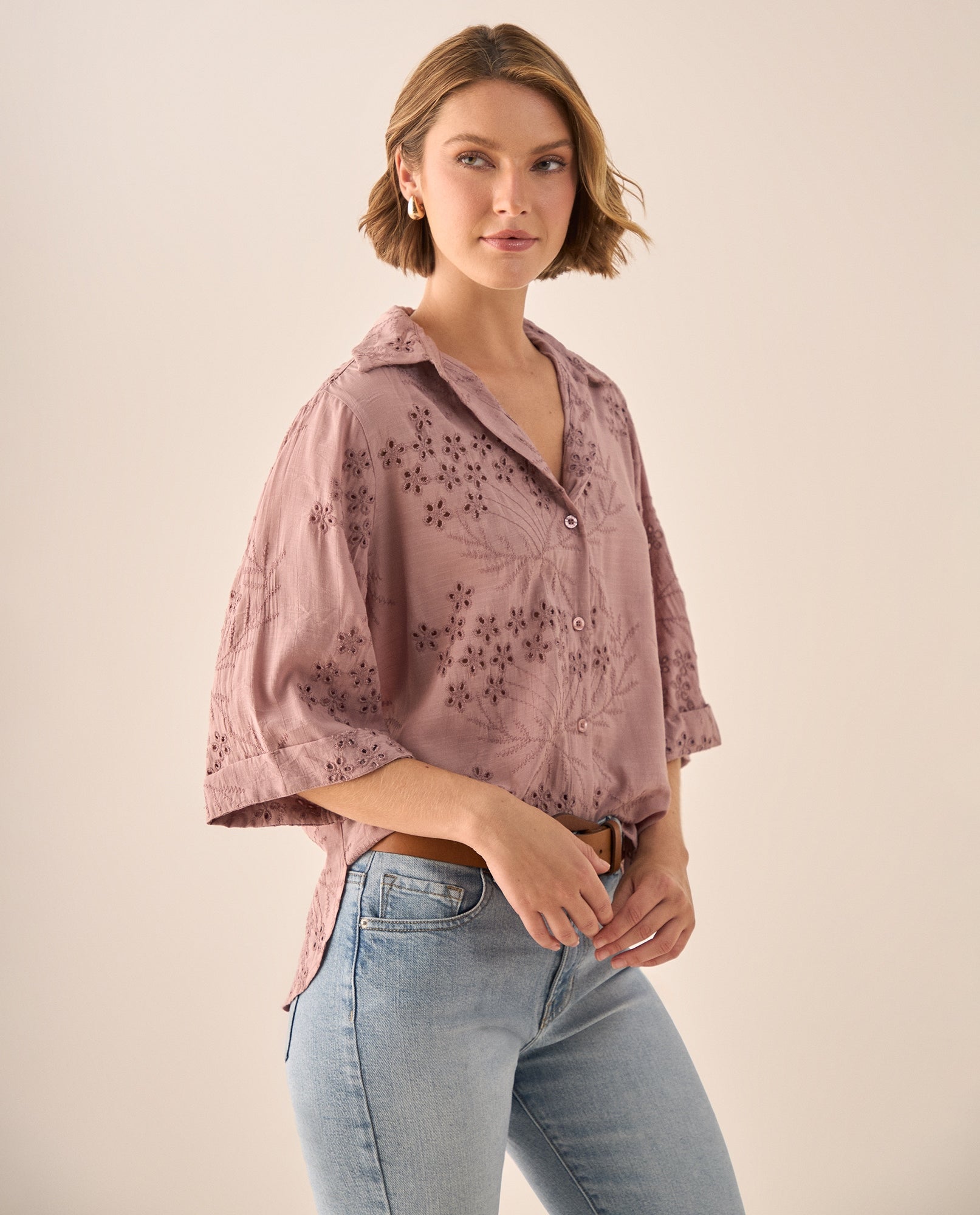 Camisa Verde con Bordados Calados Florales - Rosa 34_119G000_ROS161806_3