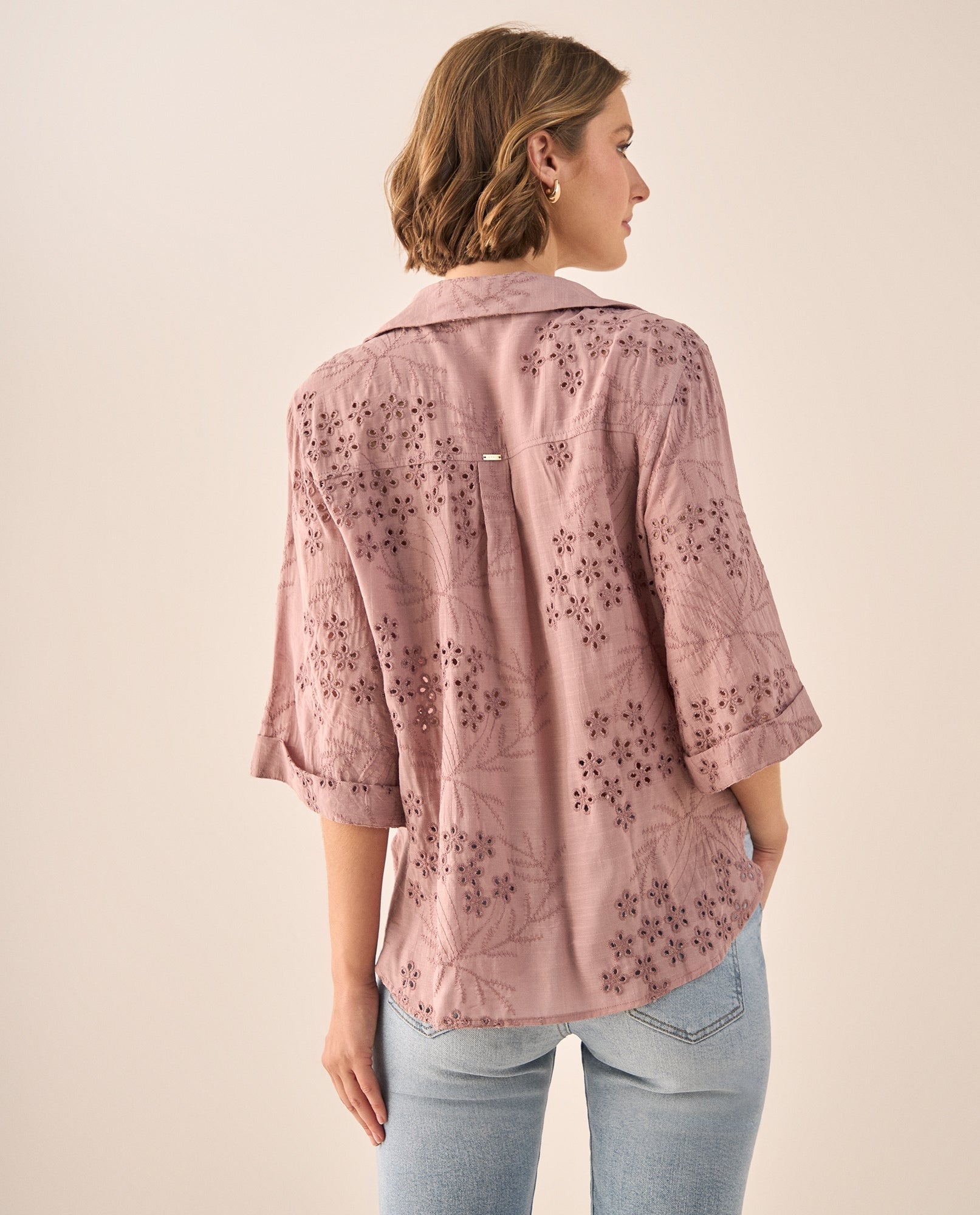 Camisa Verde con Bordados Calados Florales - Rosa 34_119G000_ROS161806_4