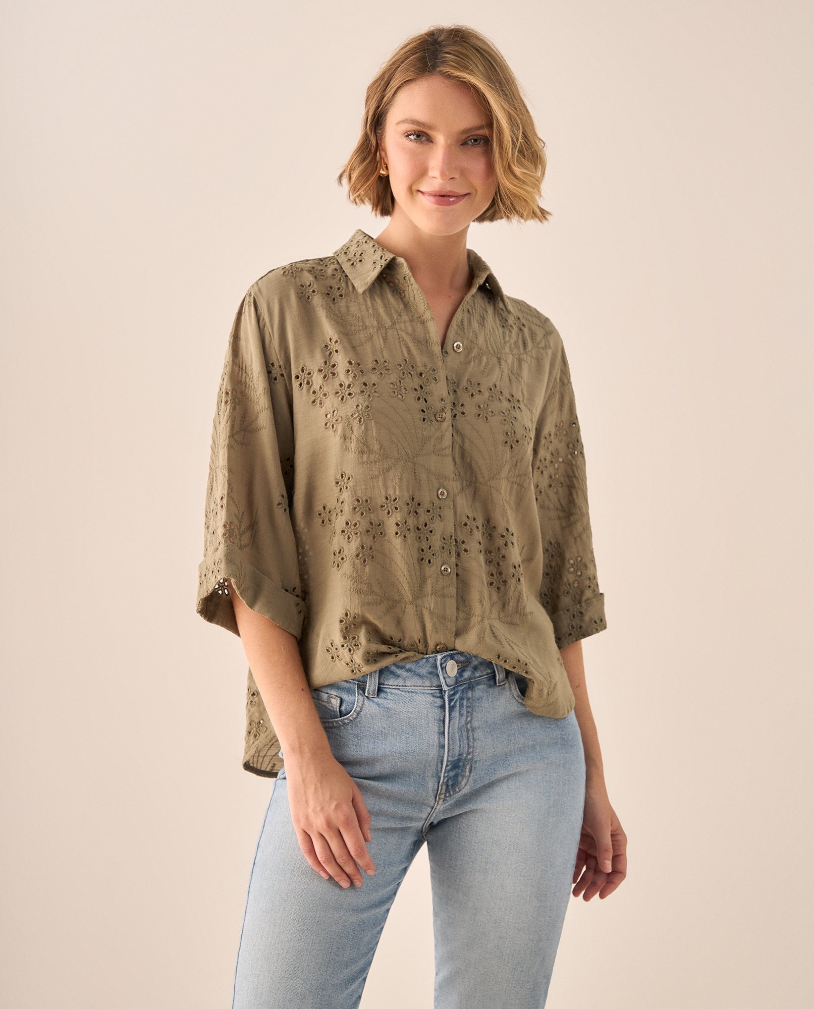 Camisa Verde con Bordados Calados Florales - Verde 34_119G000_VER180617_4