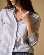 Camisa Rayas con Bordados en Puños - Azul
