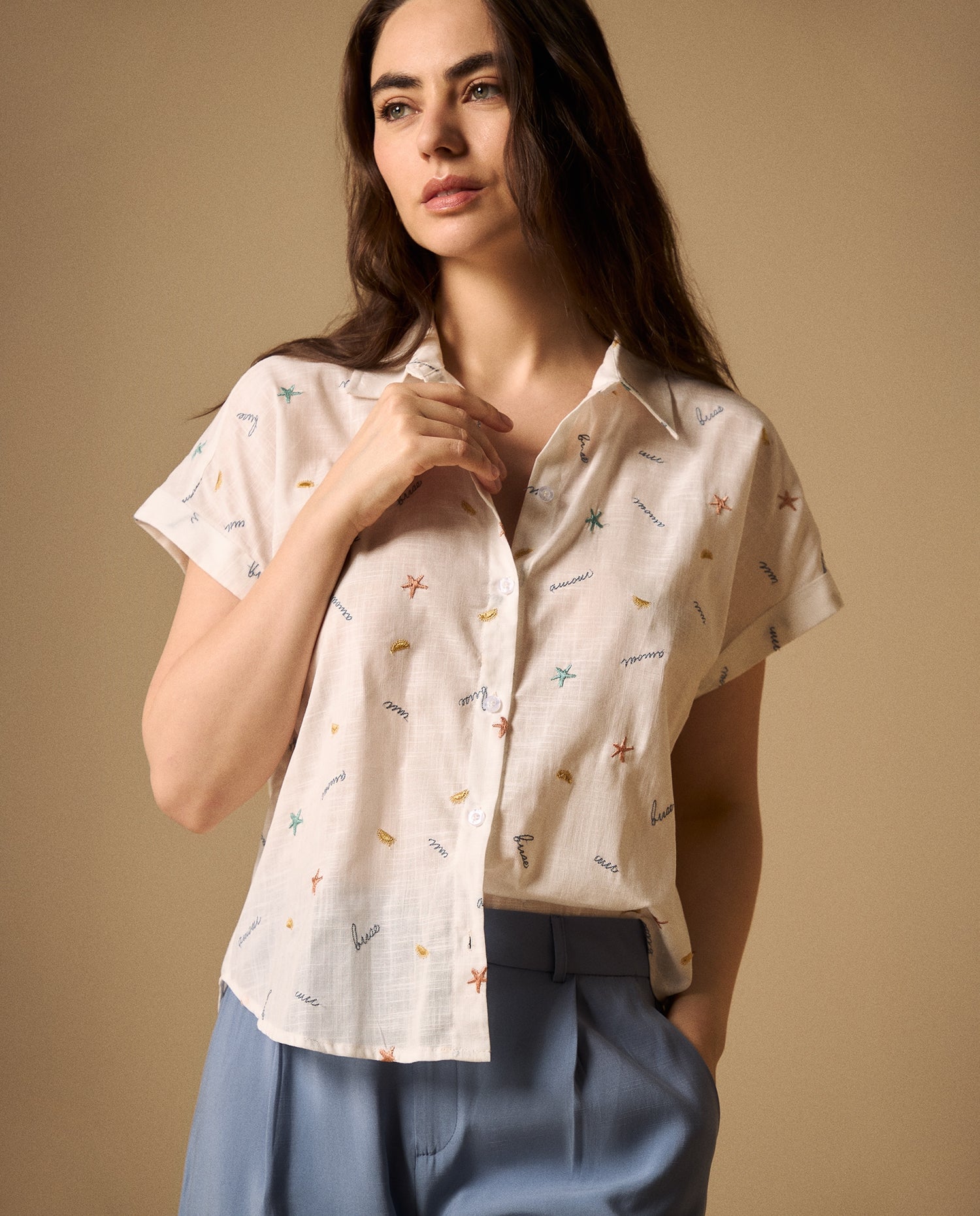 Camisa con Estampado de Palabras - Crudo