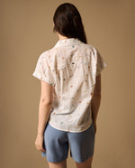 Camisa con Estampado de Palabras - Crudo