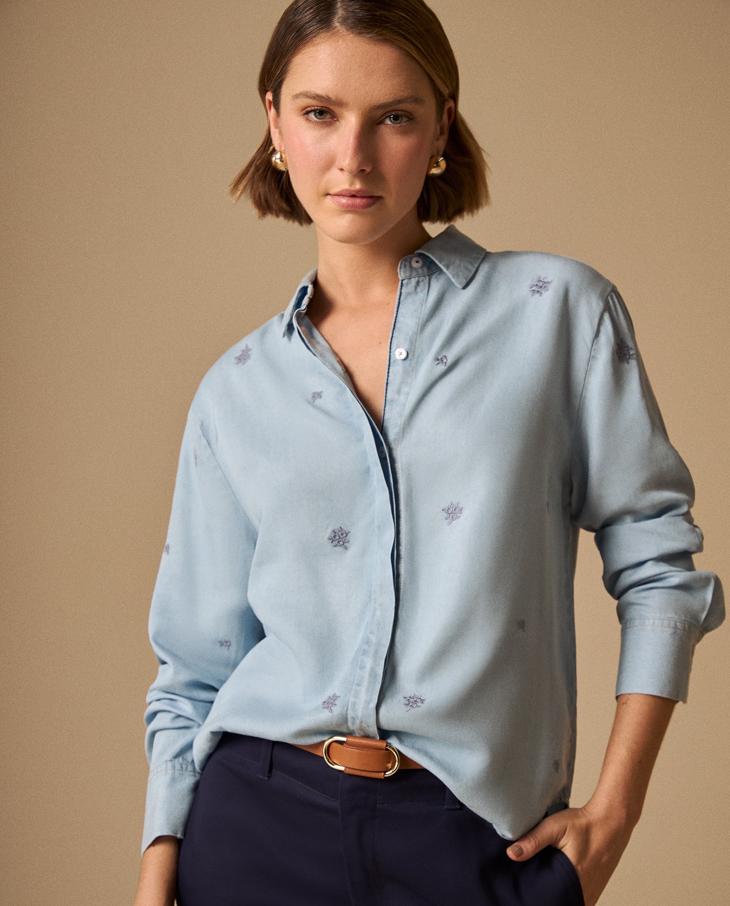 Camisa Azul con Estampado Floral Morado - Azul