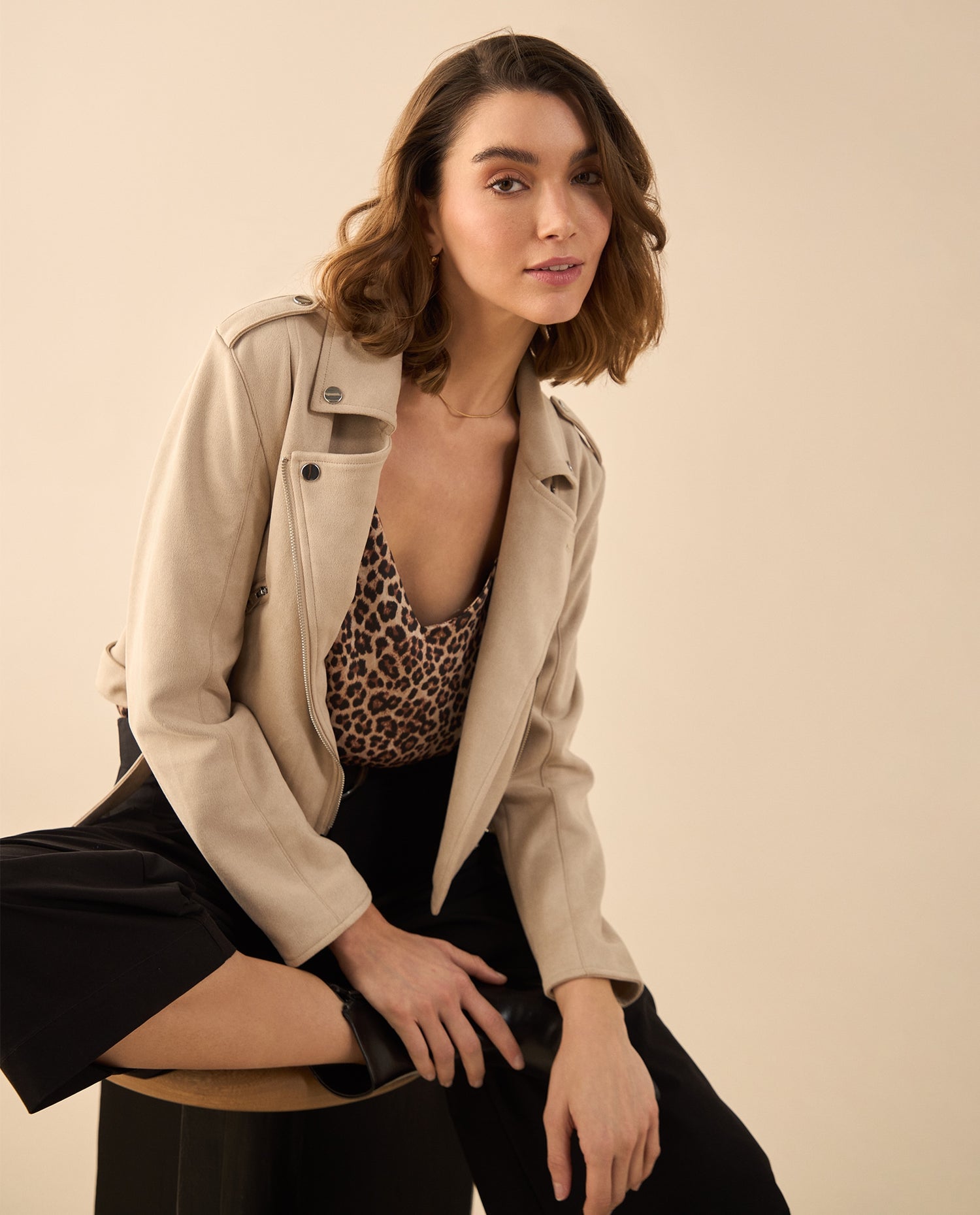 Chaqueta tipo biker en gamuza para mujer - Caqui