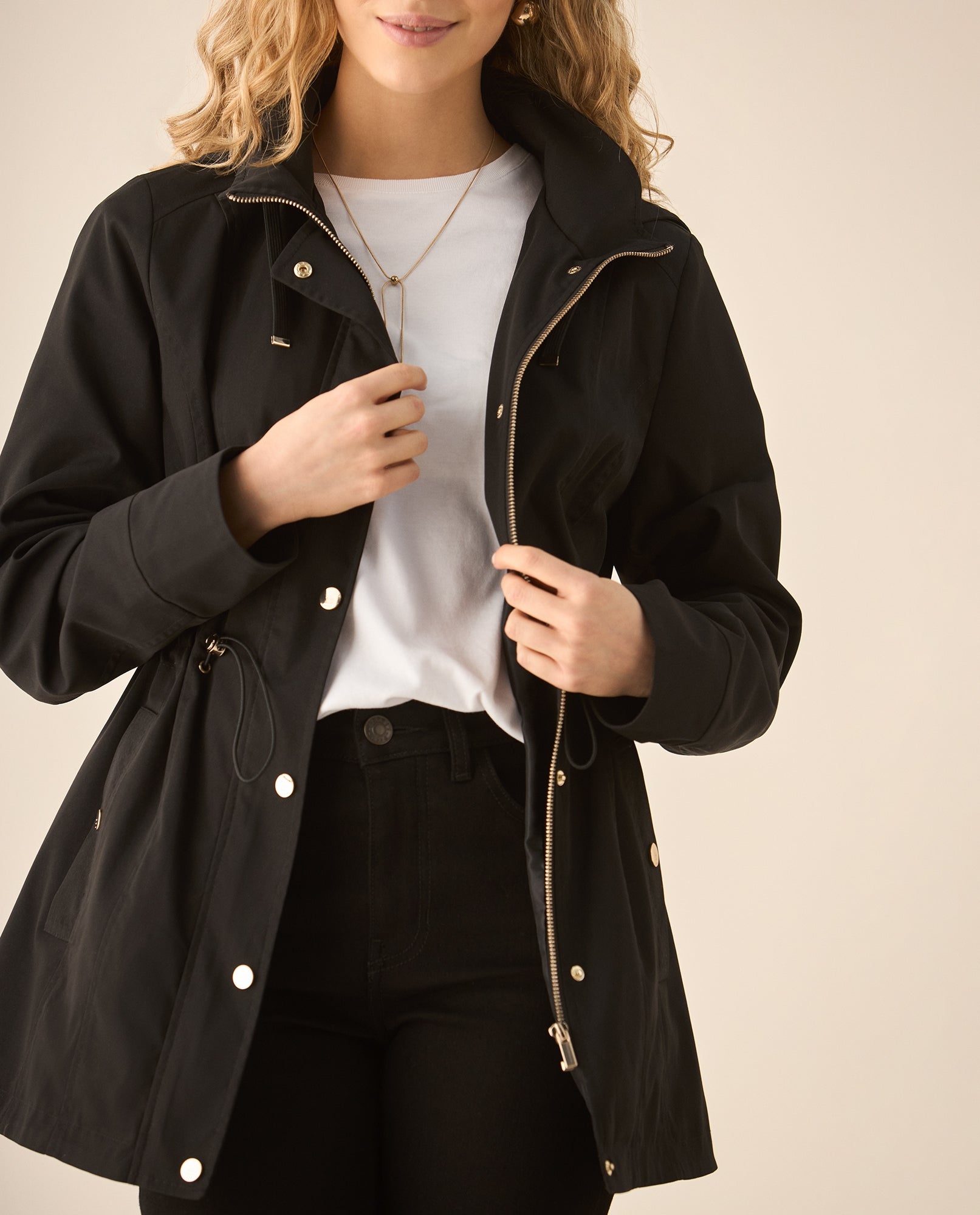 Chaqueta con capucha para mujer - Negro 34_120G919_NEG190303_4