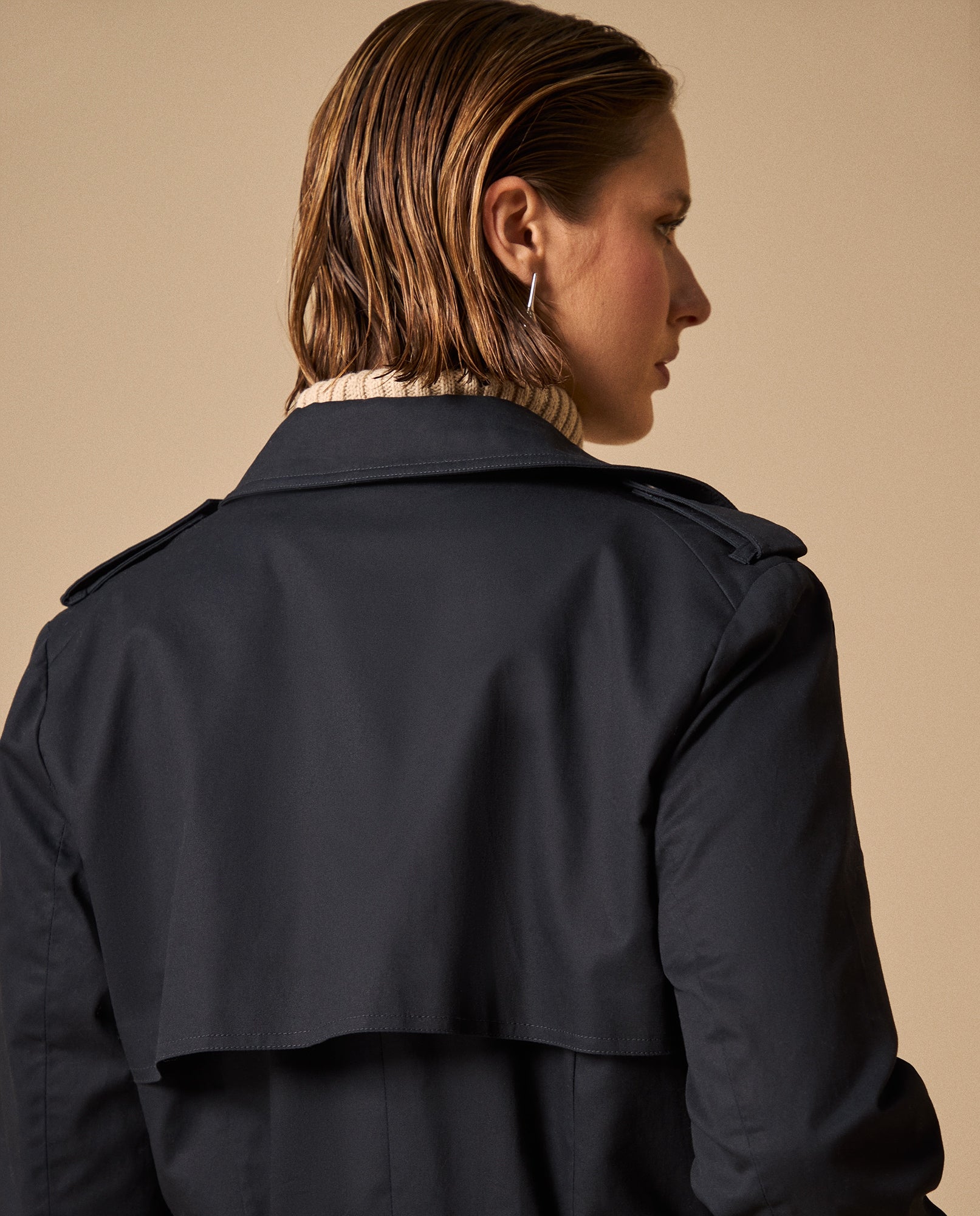 Trench Azul Bahía con Cinturón Ajustable - Azul 34_120G921_AZU183929_6