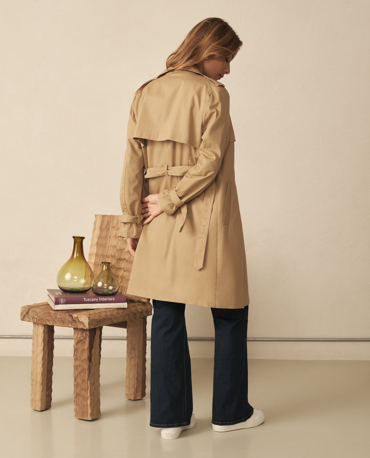 Trench Azul Bahía con Cinturón Ajustable - Café