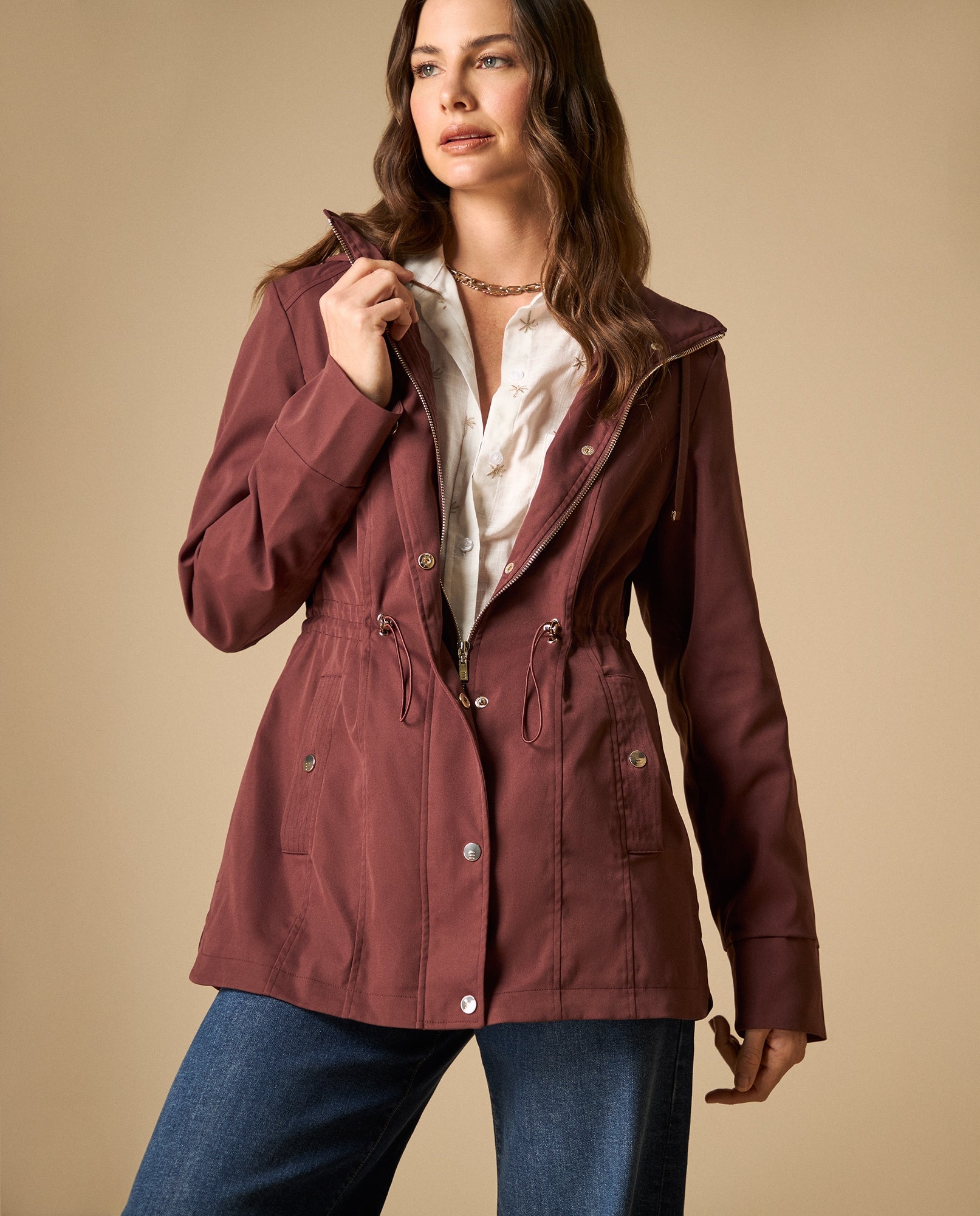 Chaqueta tipo trench con capucha ajustable - Café 34_121H919_CAF181142_0