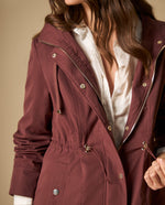 Chaqueta tipo trench con capucha ajustable - Café