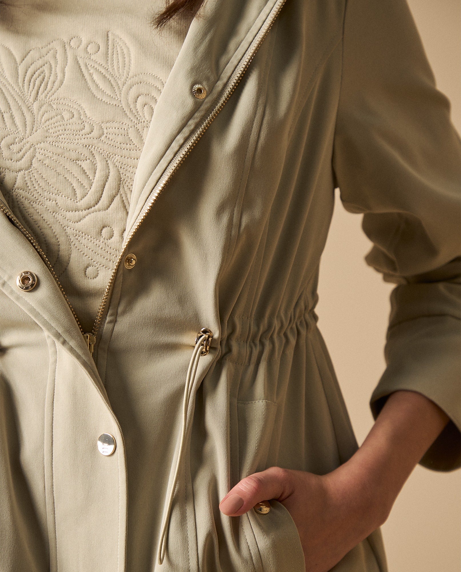 Chaqueta tipo trench con capucha ajustable - Verde 34_121H919_VER170208_3
