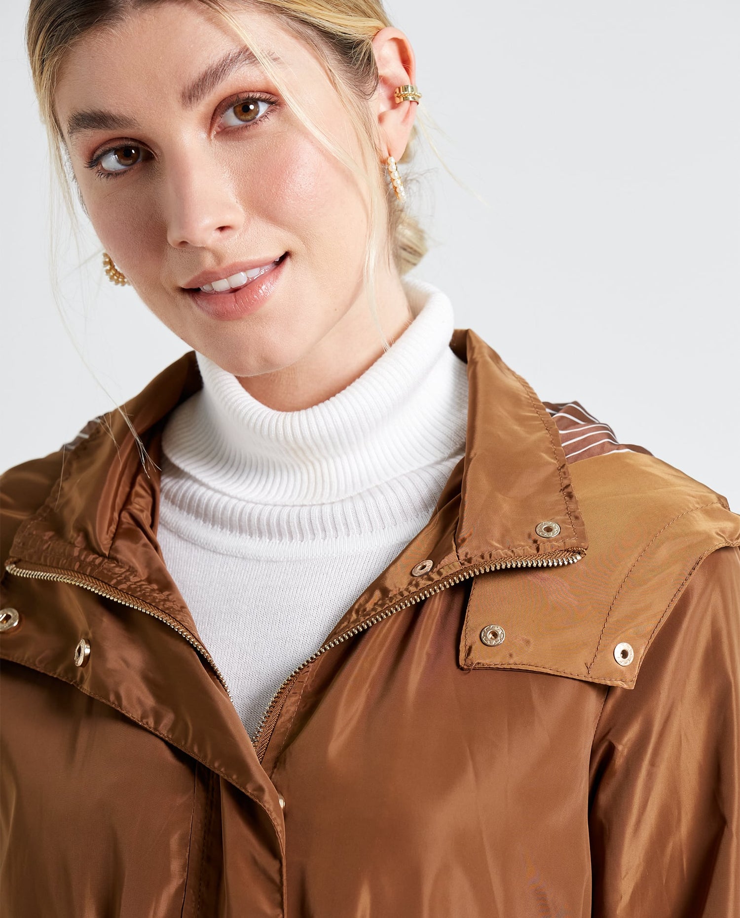Chaqueta con capucha para mujer - Café