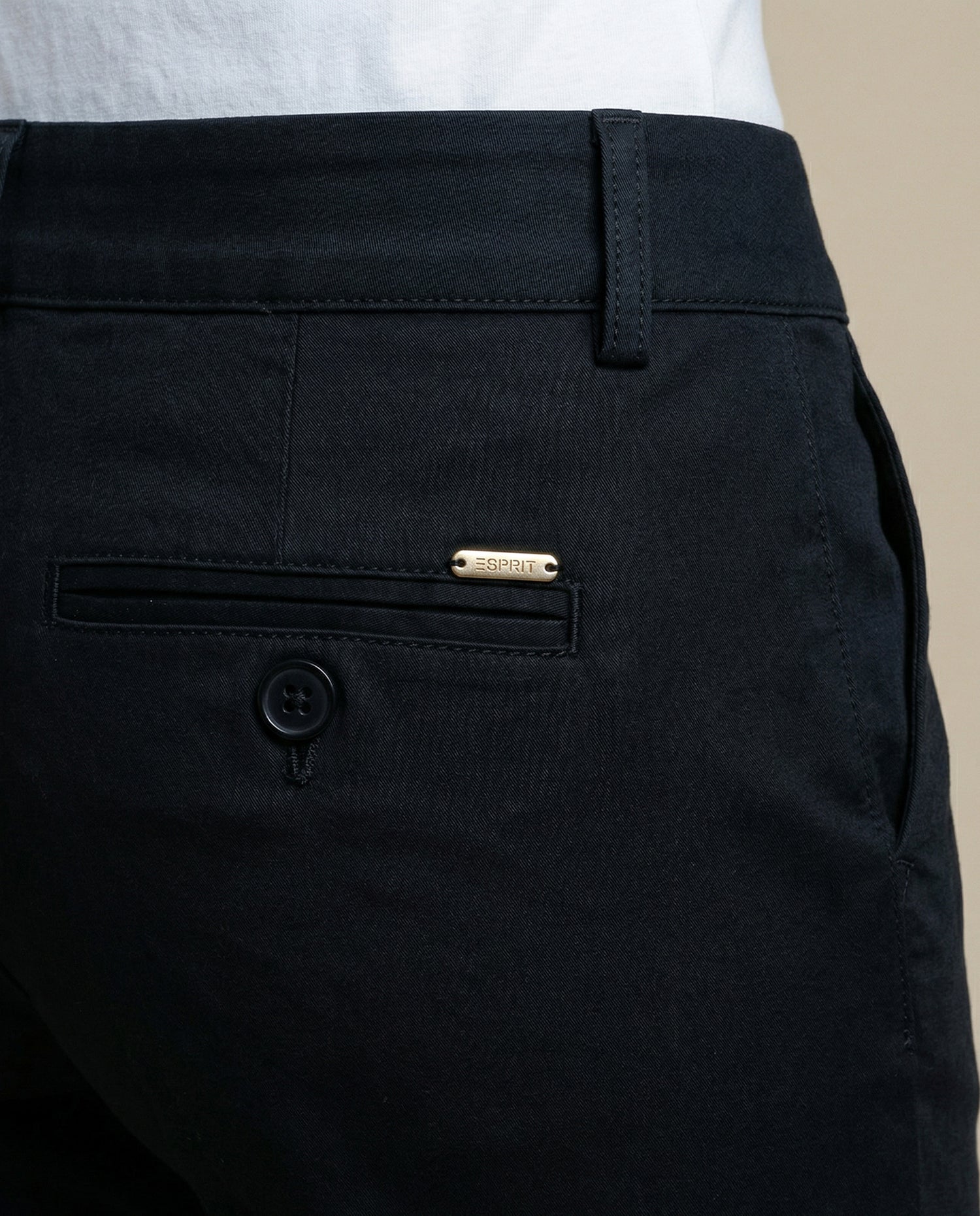Pantalón tubo weekend corte estilizado - Negro