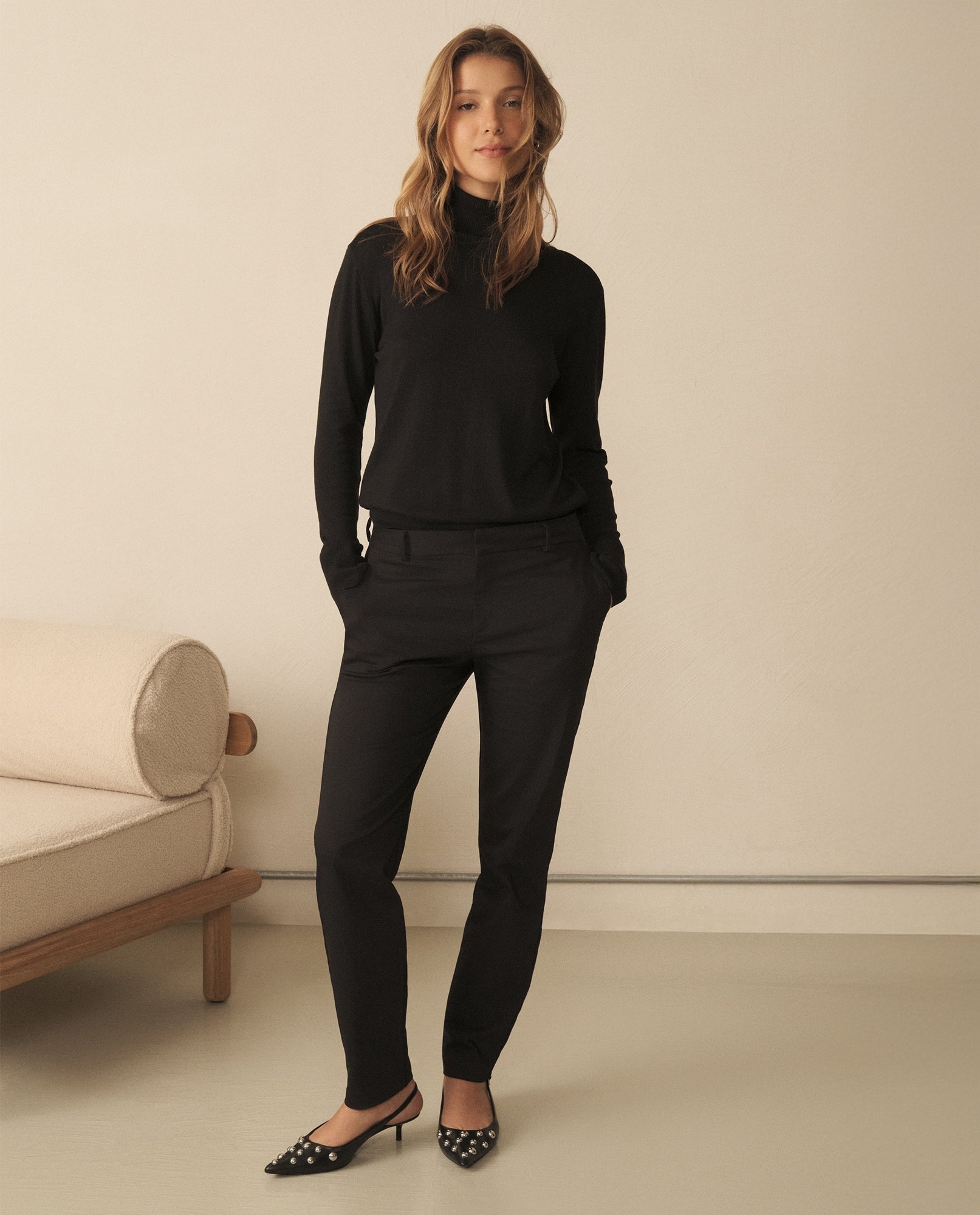 Pantalón chino tobillero silueta recta - Negro 34_130G913_NEG190303_0