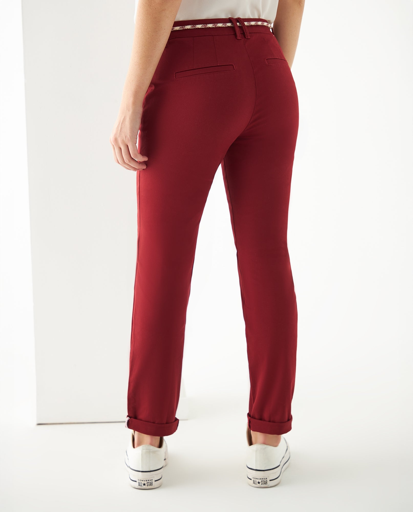 Pantalón con cinturón decorativo para mujer - Rojo 34_131F010_ROJ191930_4