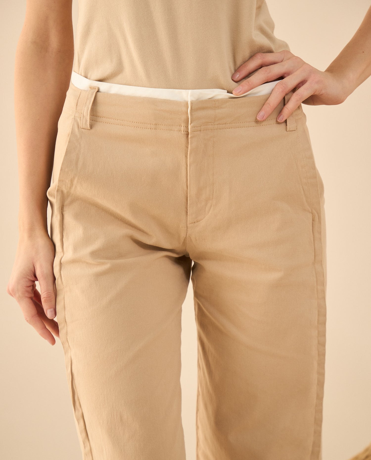 Pantalón con detalle de doble pretina para mujer - Beige