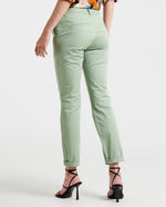 Pantalón con bolsillos diagonales para mujer - Verde