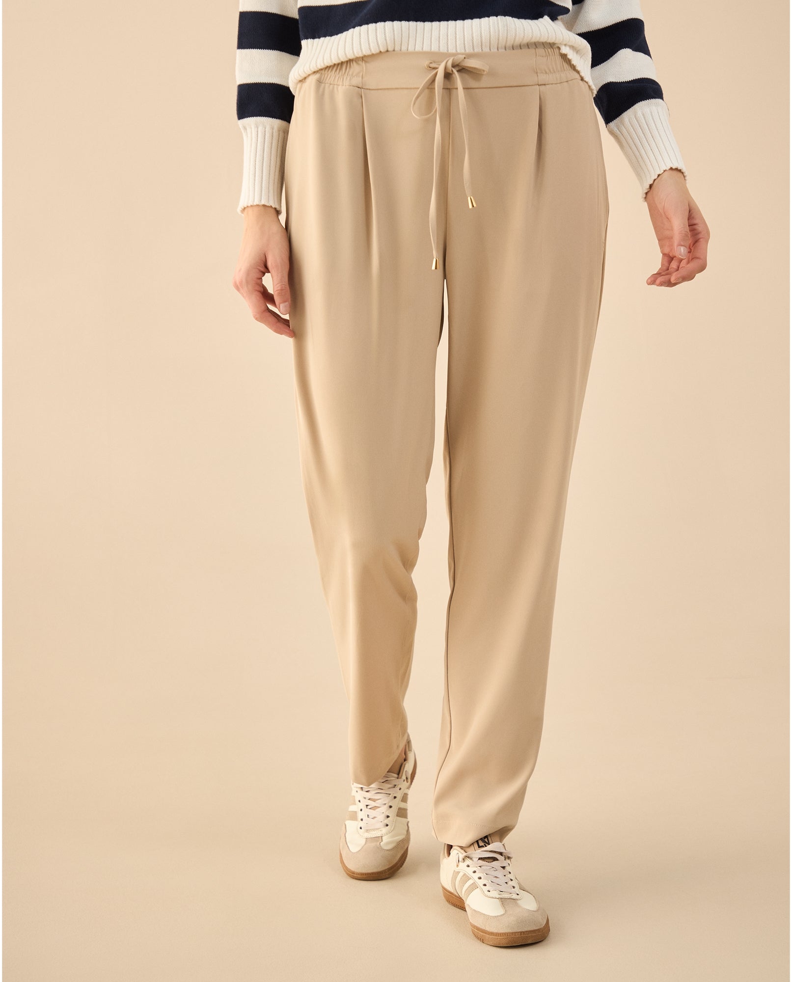 Pantalón con cordón ajustable en frente para mujer - Beige 34_132G000_BEI141014_3