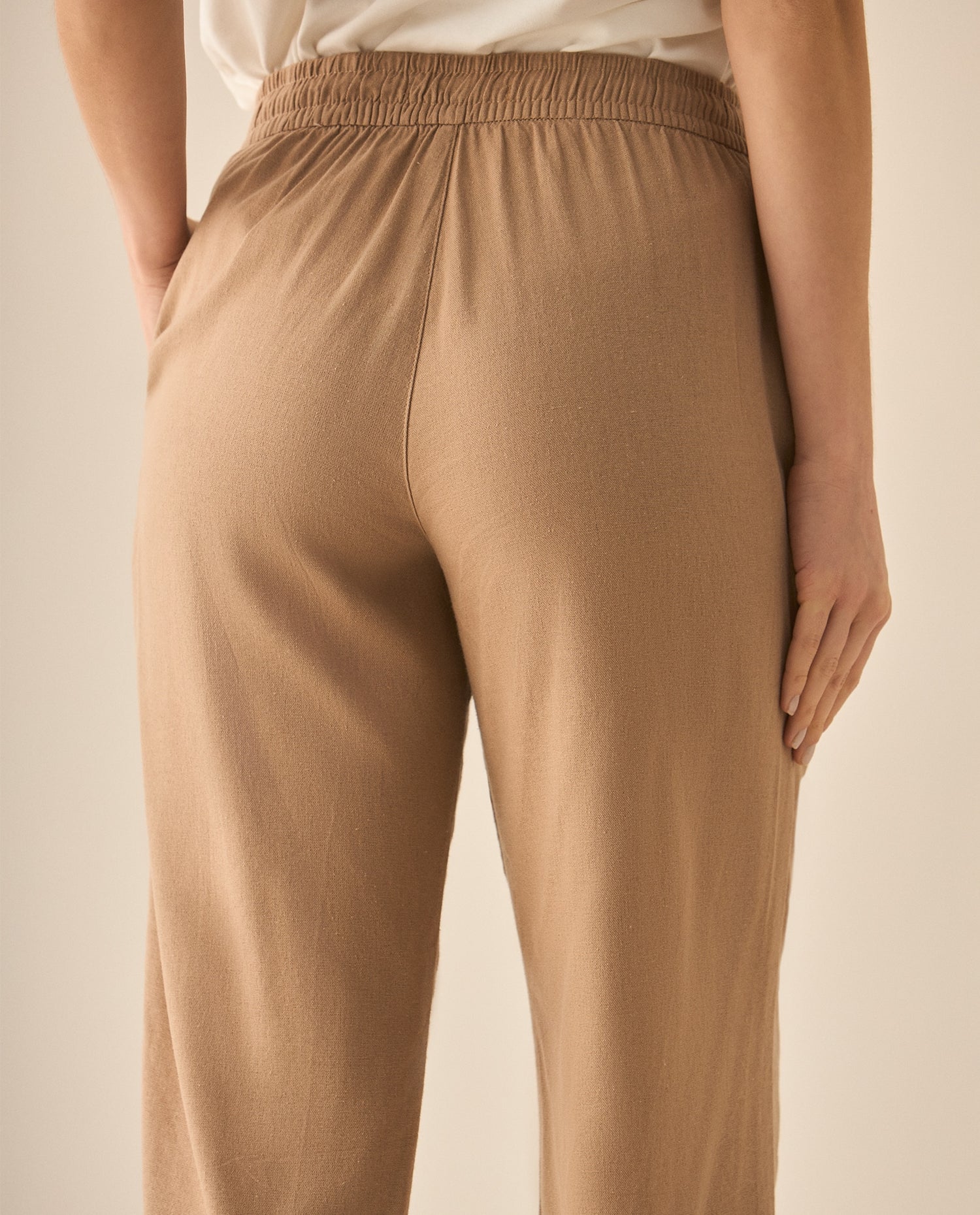 Pantalón bota recta con pretina elástica para mujer - Café