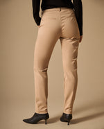 Pantalón Beige con Costuras Contrastantes - Beige