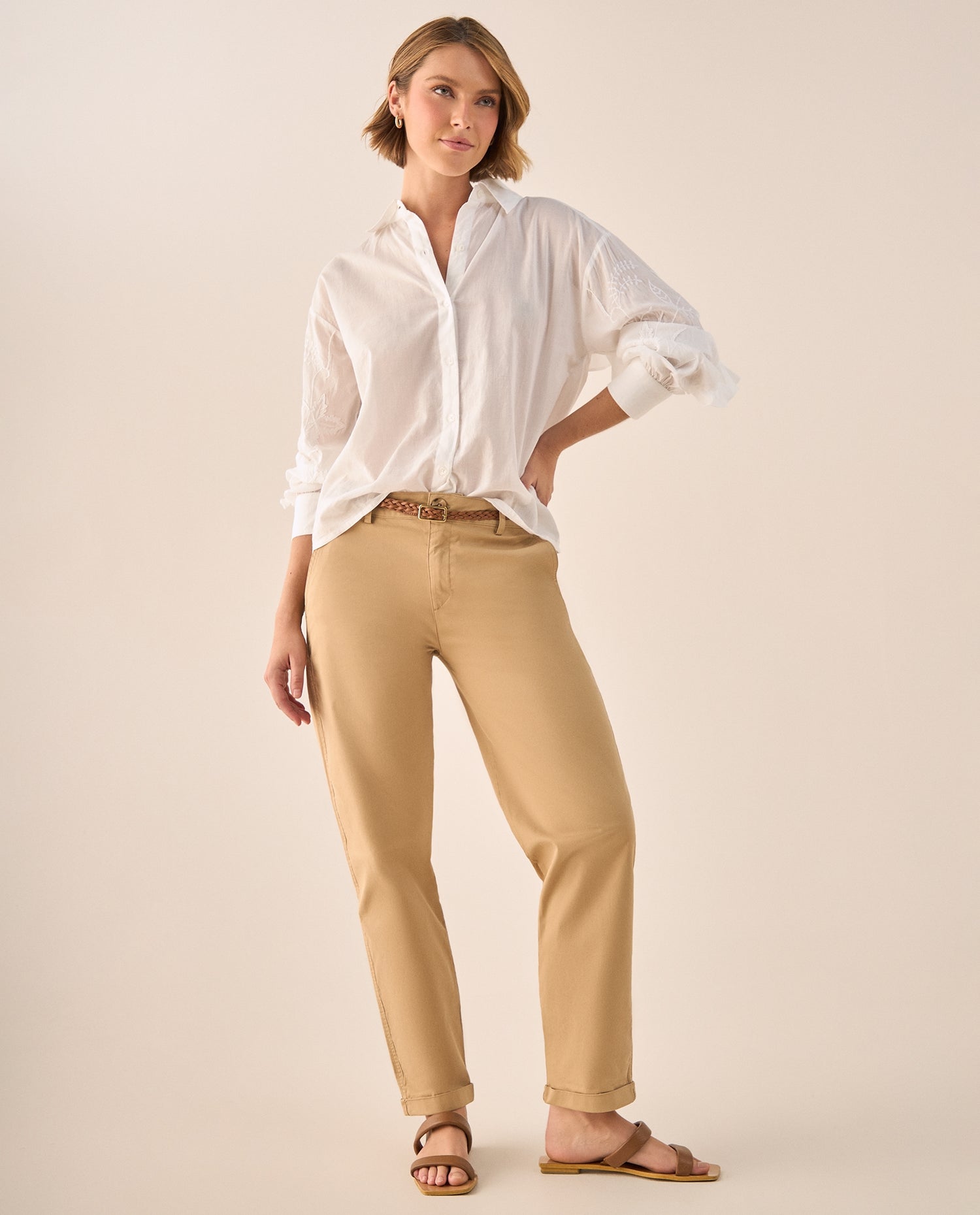 Chino Beige con Cinturón Trenzado - Beige