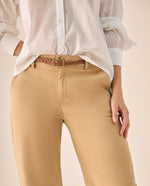 Chino Beige con Cinturón Trenzado - Beige