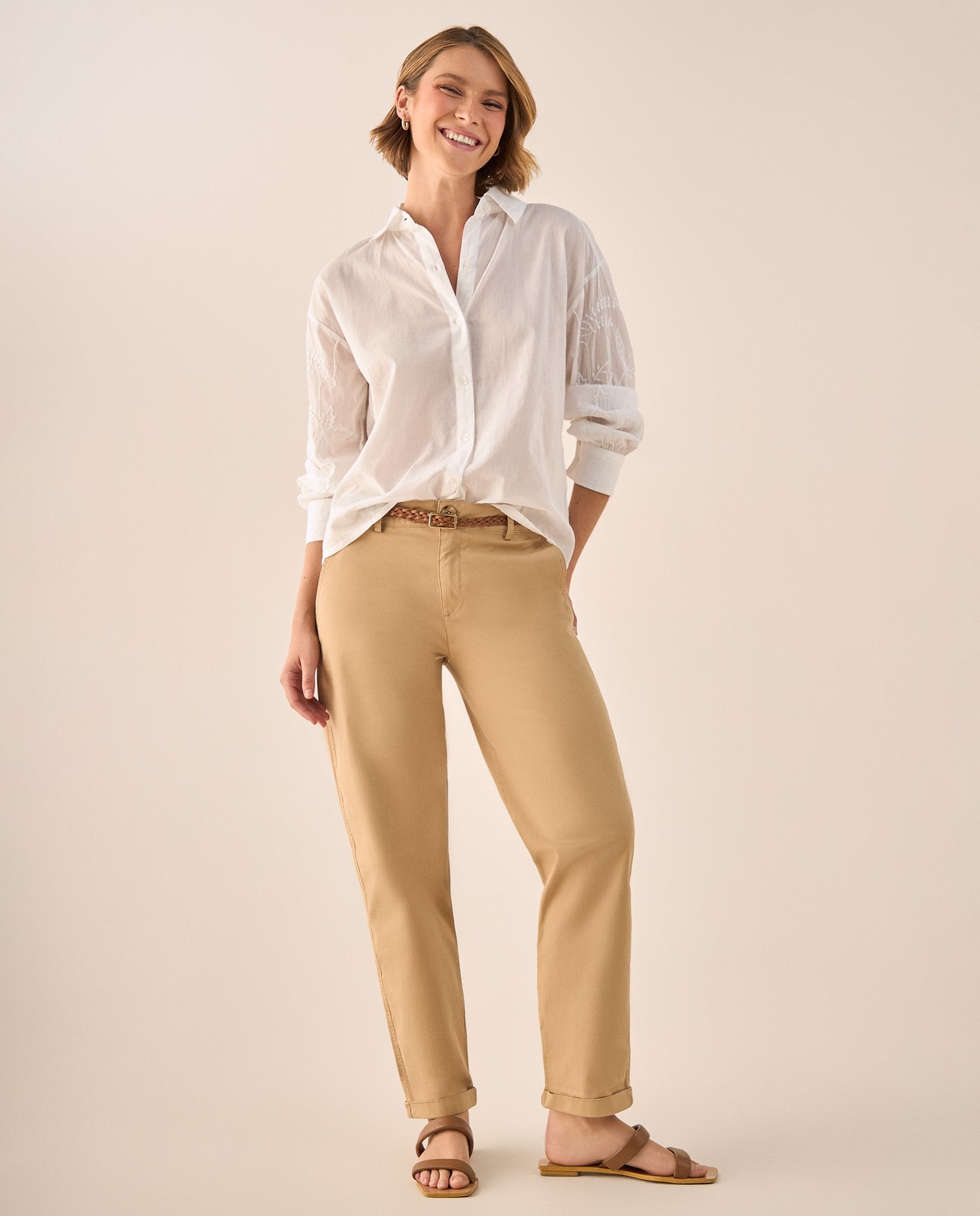 Chino Beige con Cinturón Trenzado - Beige