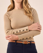 Suéter Acanalado con Botones Dorados - Beige