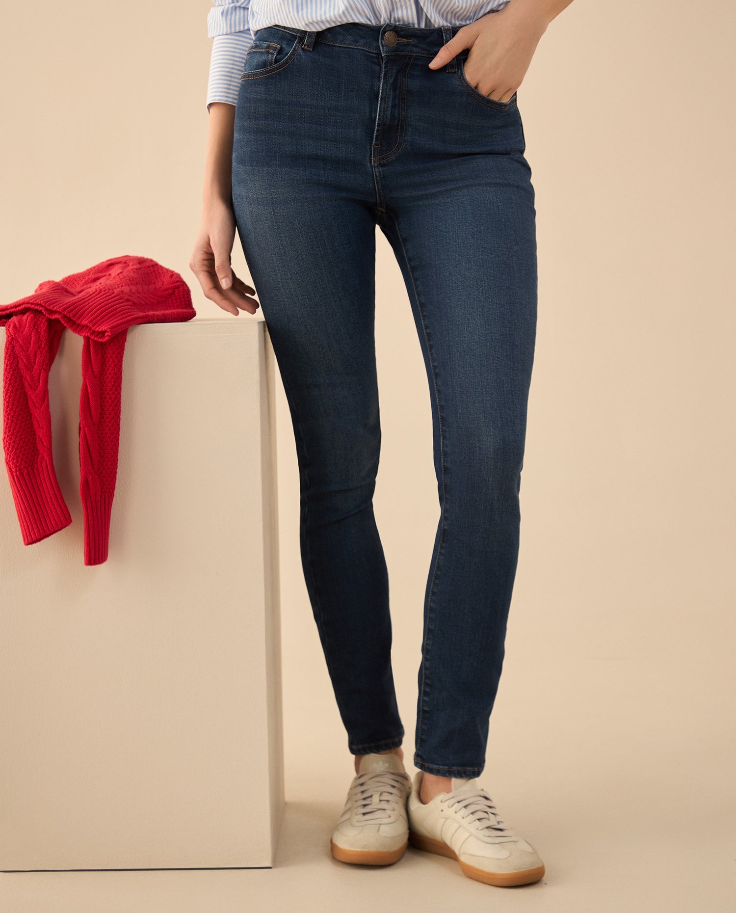 Jean slim tono oscuro para mujer - Azul