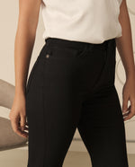 Jean Boot Cut en black denim para mujer - Negro