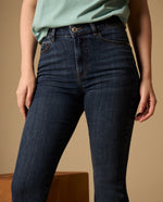 Jean Boot Cut Azul Oscuro Tiro Medio - Azul