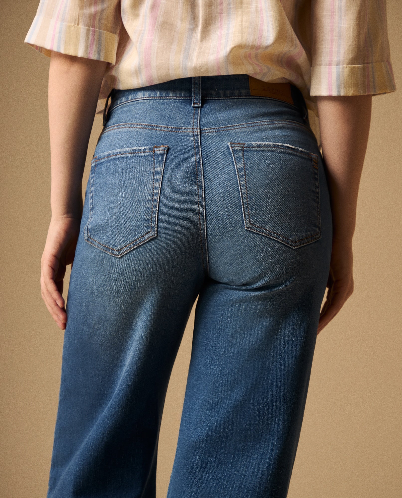 Jean Flared Azul con Silueta Retro - Azul 34_179G002_AZU174027_6