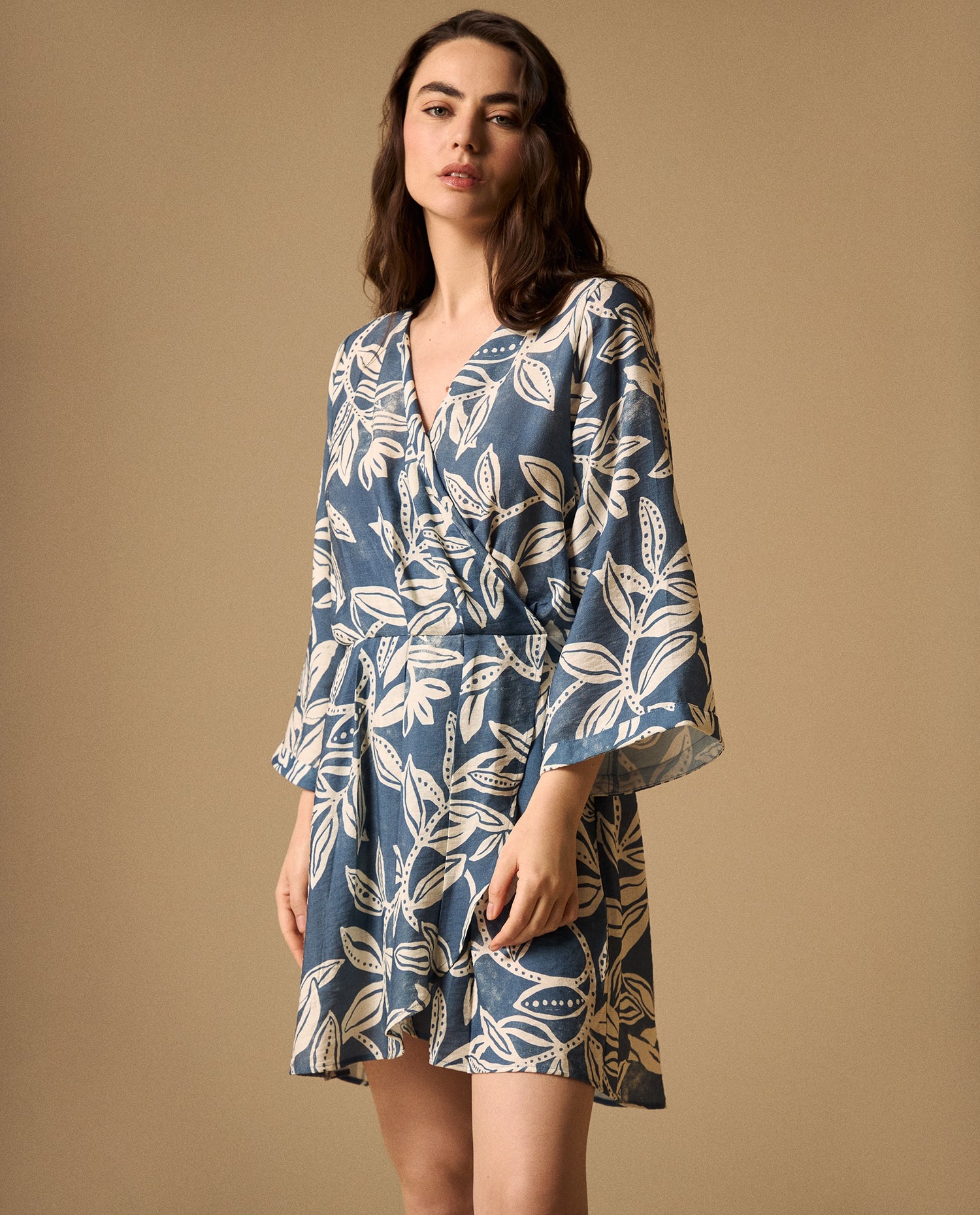 Vestido Wrap Azul con Estampado Tropical - Azul