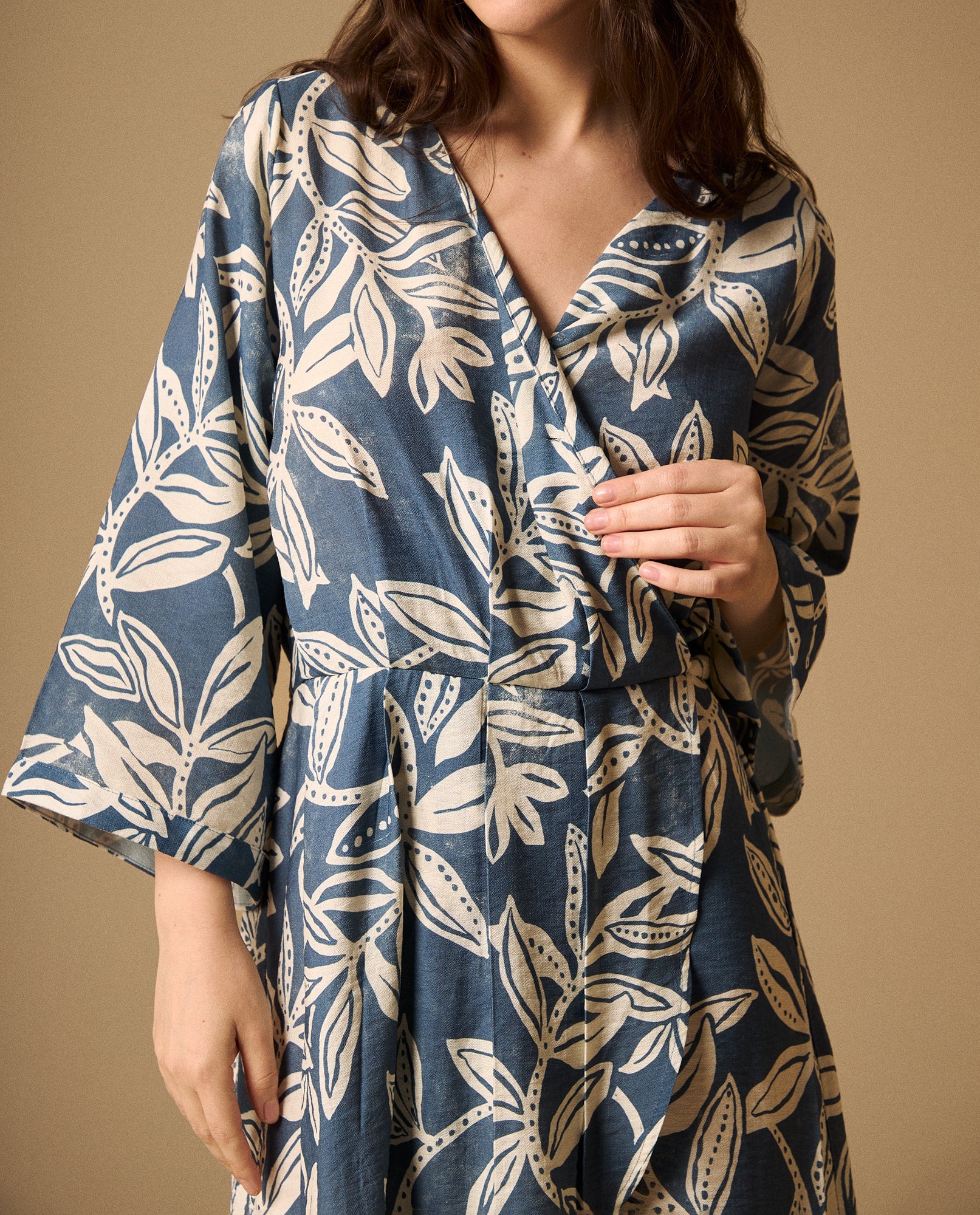 Vestido Wrap Azul con Estampado Tropical - Azul 34_199G000_AZU174015_3